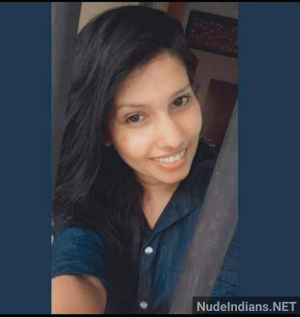 https://pub-5fcdf72a54cd4edbb03ec3edaa415a42.r2.dev/nakedleaks/accidentally_exposed:_kerala_housewives'_intimate_selfies/5.jpg