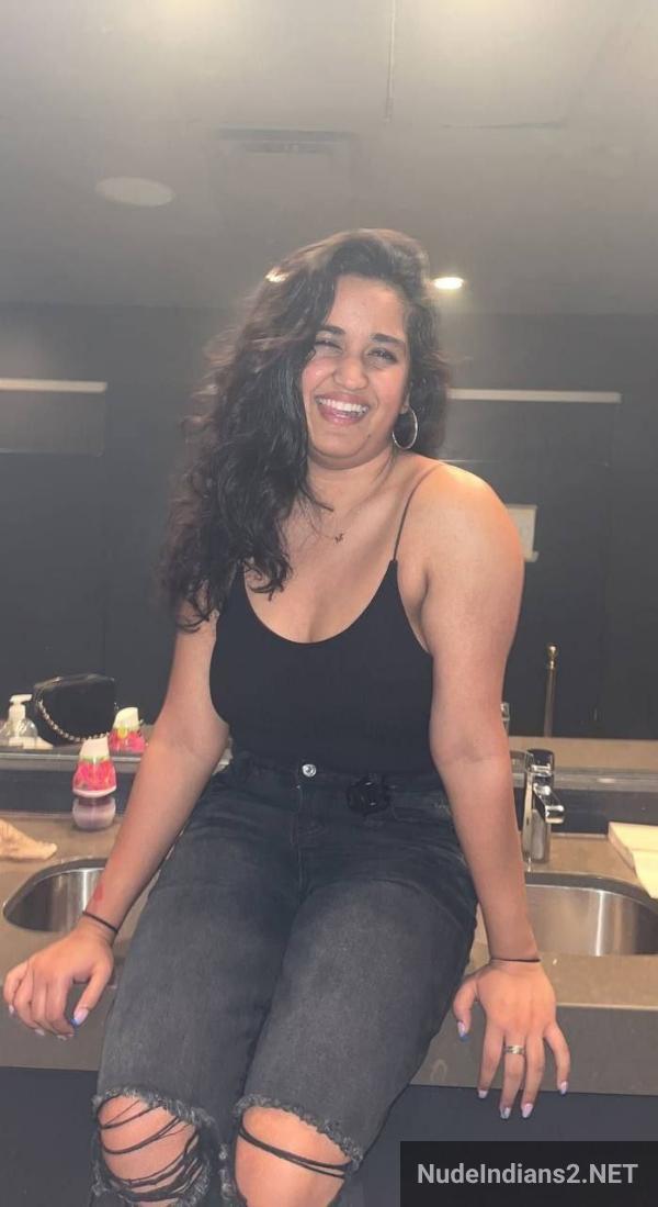 https://pub-5fcdf72a54cd4edbb03ec3edaa415a42.r2.dev/nakedleaks/aditi_bhardwaj's_contemporary_selfie_shots_in_lingerie/1.jpg