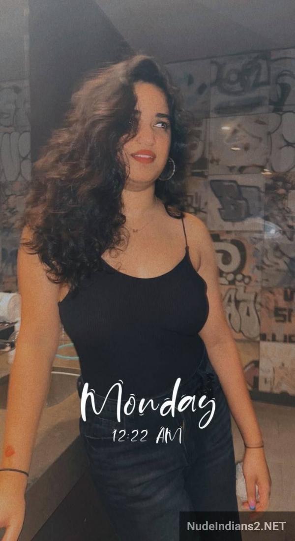 https://pub-5fcdf72a54cd4edbb03ec3edaa415a42.r2.dev/nakedleaks/aditi_bhardwaj's_contemporary_selfie_shots_in_lingerie/2.jpg