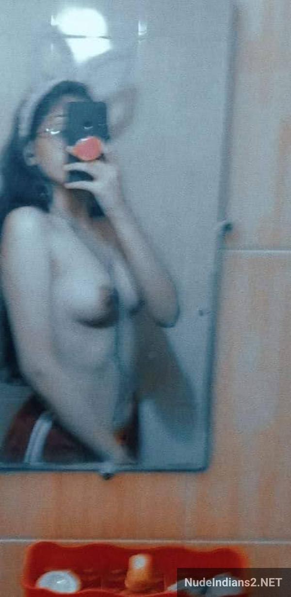 https://pub-5fcdf72a54cd4edbb03ec3edaa415a42.r2.dev/nakedleaks/aditi_from_south_delhi_tempts_with_revealing_photos/2.jpg