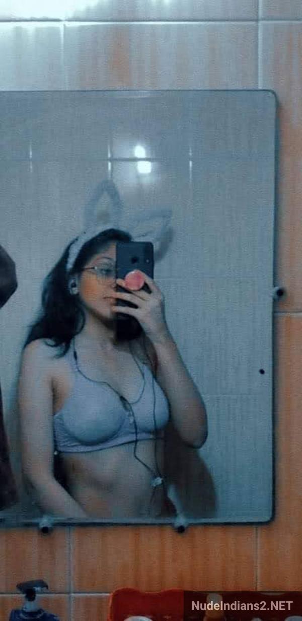https://pub-5fcdf72a54cd4edbb03ec3edaa415a42.r2.dev/nakedleaks/aditi_from_south_delhi_tempts_with_revealing_photos/3.jpg