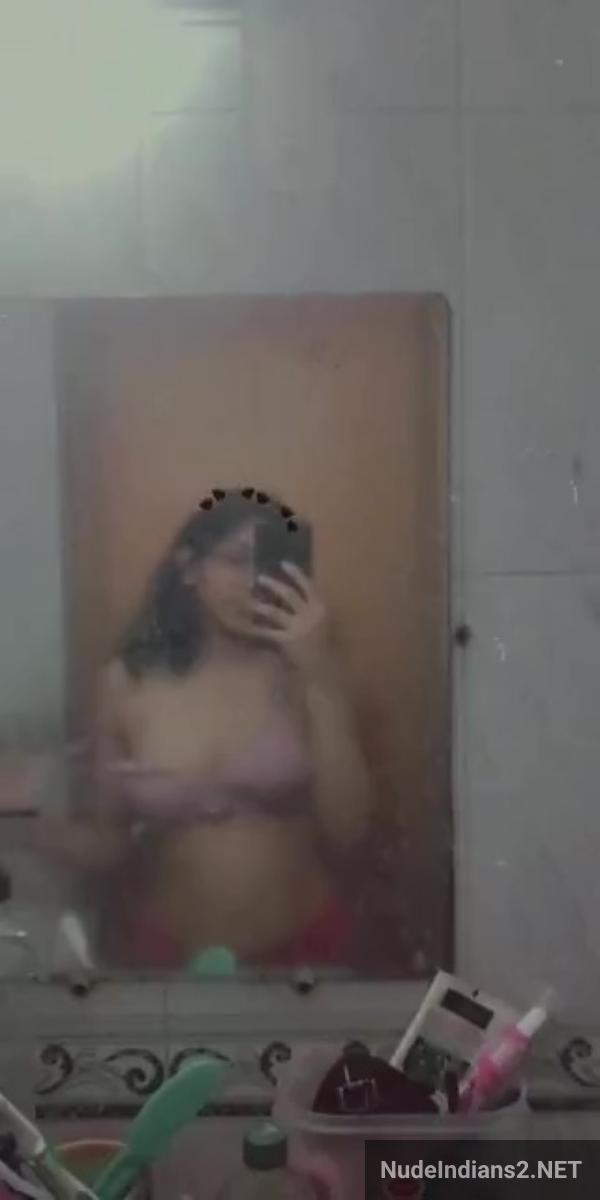 https://pub-5fcdf72a54cd4edbb03ec3edaa415a42.r2.dev/nakedleaks/aditi_from_south_delhi_tempts_with_revealing_photos/9.jpg