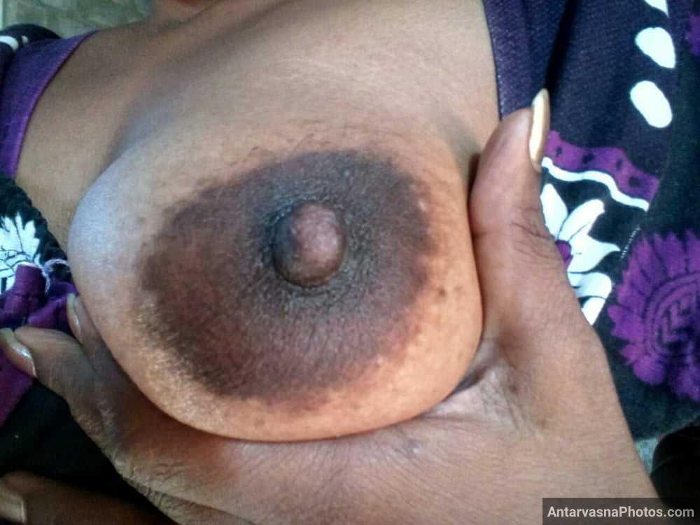 https://pub-5fcdf72a54cd4edbb03ec3edaa415a42.r2.dev/nakedleaks/adivasi_woman_flaunting_her_large_nippled_breasts/19.jpg