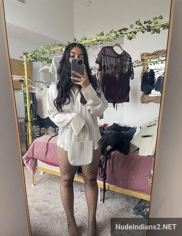 https://pub-5fcdf72a54cd4edbb03ec3edaa415a42.r2.dev/nakedleaks/admire_vishakha_mallya's_sensual_images_of_curvy_body/107.jpg