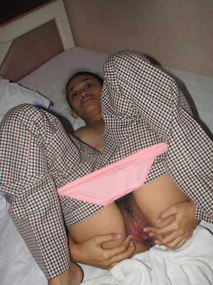 https://pub-5fcdf72a54cd4edbb03ec3edaa415a42.r2.dev/nakedleaks/adolescent_nri_girl's_intimate_photos/2.jpg