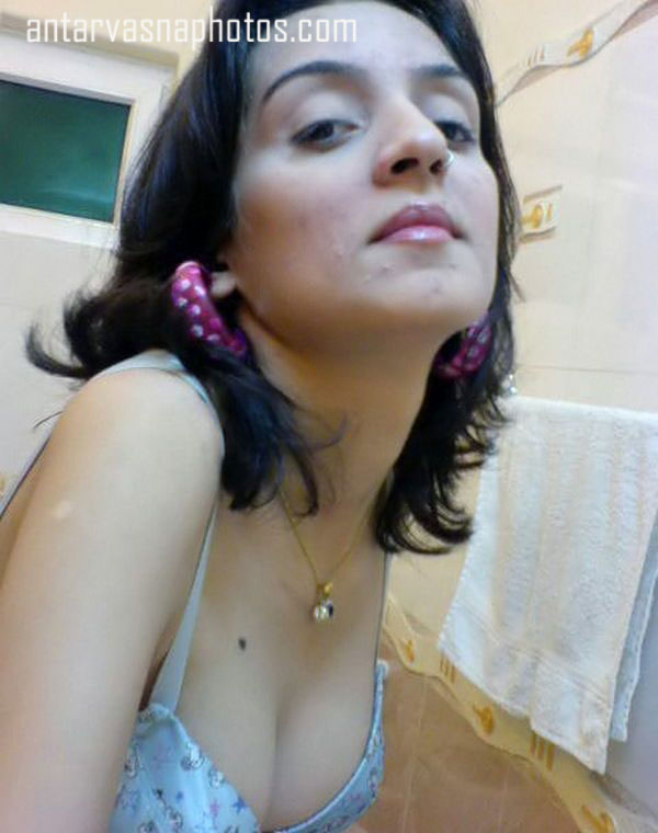 https://pub-5fcdf72a54cd4edbb03ec3edaa415a42.r2.dev/nakedleaks/adolescent_ritika's_sensual_selfies/0.jpg