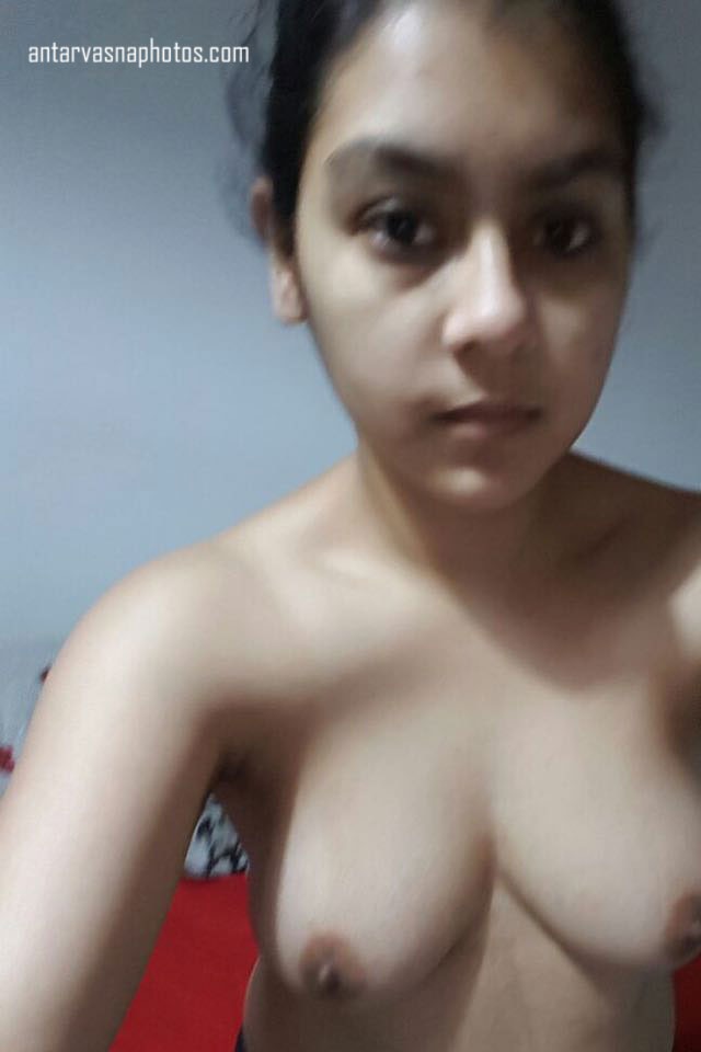 https://pub-5fcdf72a54cd4edbb03ec3edaa415a42.r2.dev/nakedleaks/adorable_college_girl_nikita's_revealing_selfie/3.jpg