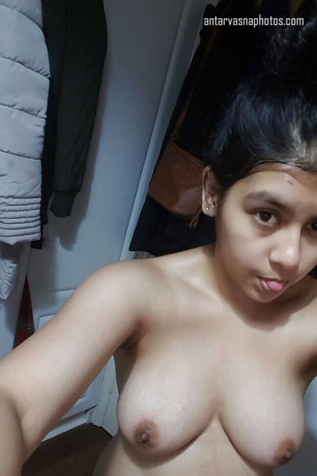 https://pub-5fcdf72a54cd4edbb03ec3edaa415a42.r2.dev/nakedleaks/adorable_college_girl_nikita's_revealing_selfie/6.jpg