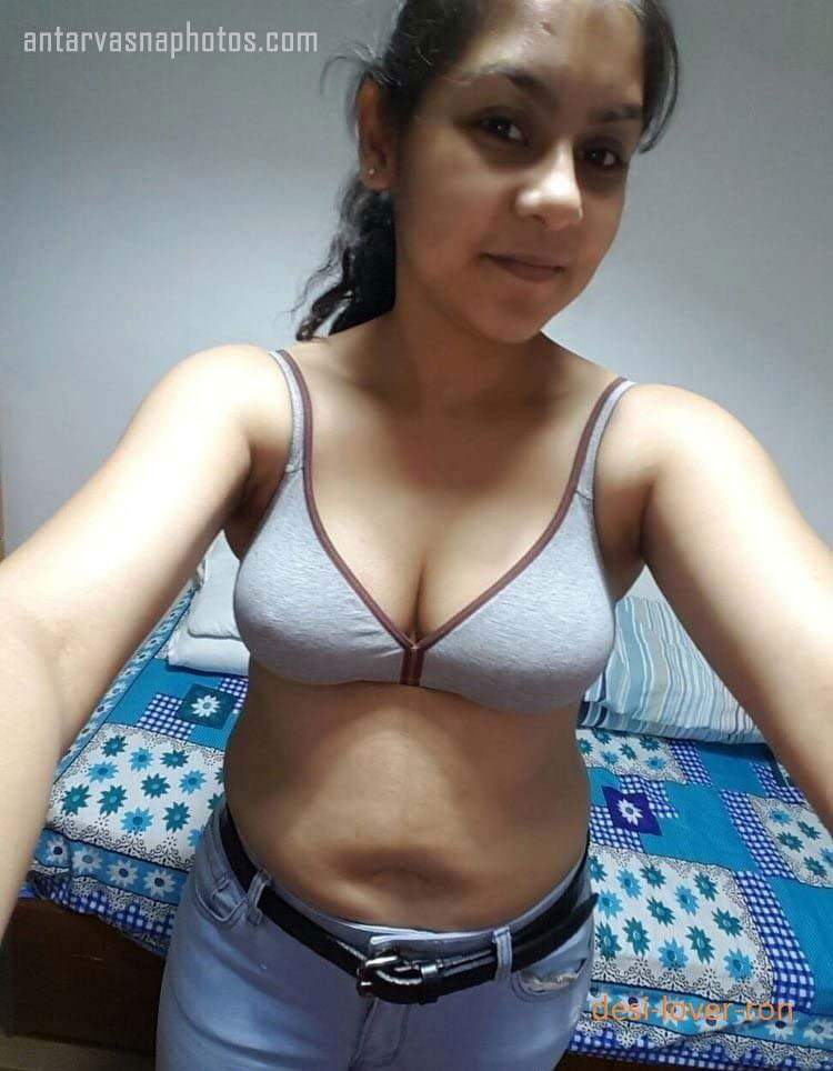 https://pub-5fcdf72a54cd4edbb03ec3edaa415a42.r2.dev/nakedleaks/adorable_college_student_nikita_ki_naked_selfie/1.jpg