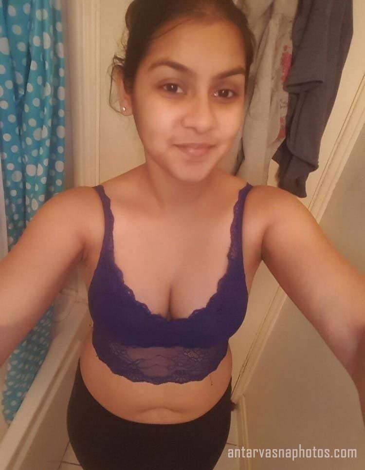 https://pub-5fcdf72a54cd4edbb03ec3edaa415a42.r2.dev/nakedleaks/adorable_college_student_nikita_ki_naked_selfie/2.jpg