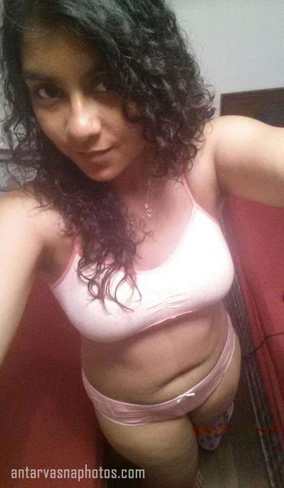 https://pub-5fcdf72a54cd4edbb03ec3edaa415a42.r2.dev/nakedleaks/adorable_college_student_nikita_ki_naked_selfie/4.jpg