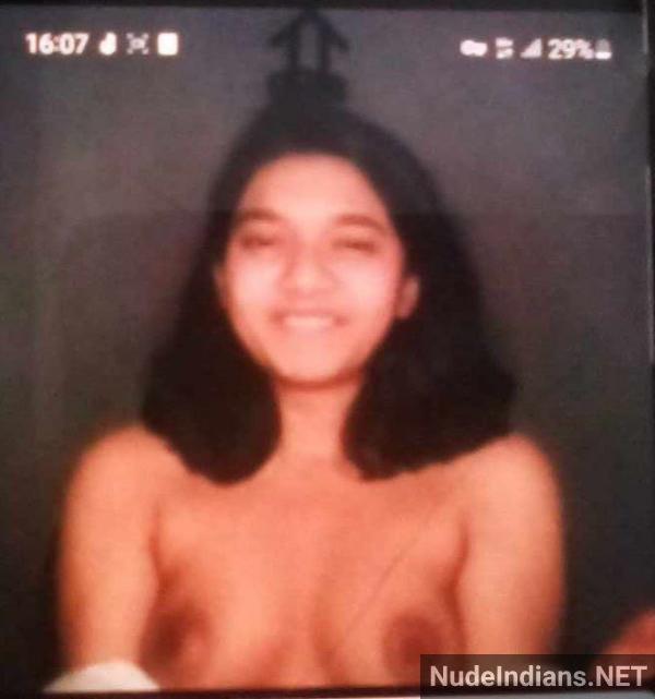 https://pub-5fcdf72a54cd4edbb03ec3edaa415a42.r2.dev/nakedleaks/adorable_delhi_teen_komal's_bare-chest_photos/14.jpg