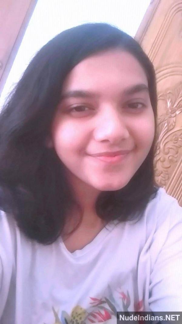 https://pub-5fcdf72a54cd4edbb03ec3edaa415a42.r2.dev/nakedleaks/adorable_delhi_teen_komal's_bare-chest_photos/18.jpg