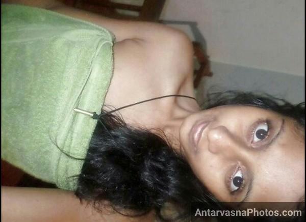https://pub-5fcdf72a54cd4edbb03ec3edaa415a42.r2.dev/nakedleaks/adorable_desi_girl's_intimate_selfies_(39_sensual_indian_images)/15.jpg