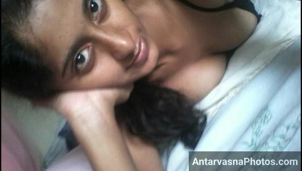 https://pub-5fcdf72a54cd4edbb03ec3edaa415a42.r2.dev/nakedleaks/adorable_desi_girl's_intimate_selfies_(39_sensual_indian_images)/33.jpg