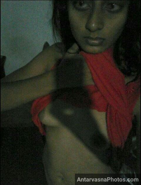 https://pub-5fcdf72a54cd4edbb03ec3edaa415a42.r2.dev/nakedleaks/adorable_desi_girl's_intimate_selfies_(39_sensual_indian_images)/37.jpg