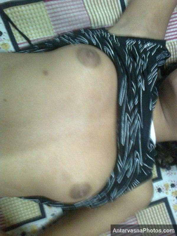https://pub-5fcdf72a54cd4edbb03ec3edaa415a42.r2.dev/nakedleaks/adorable_desi_teenage_girl_and_her_younger_sister's_alluring_pictures/5.jpg