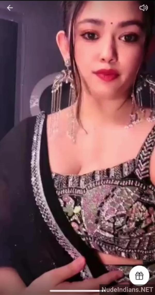 https://pub-5fcdf72a54cd4edbb03ec3edaa415a42.r2.dev/nakedleaks/adorable_islamic_girl_reveals_body_on_cam_in_traditional_attire/9.jpg