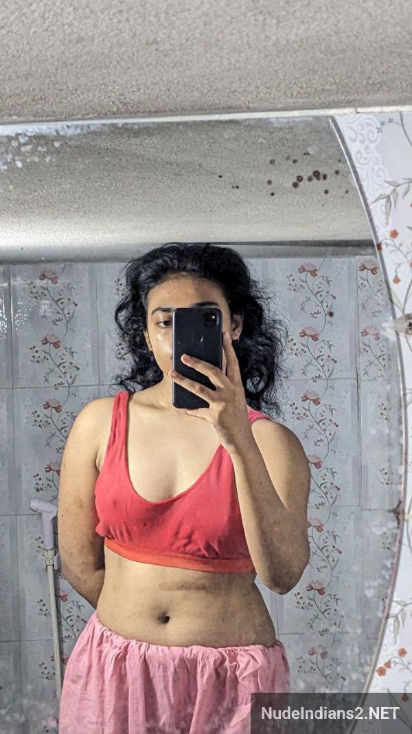 https://pub-5fcdf72a54cd4edbb03ec3edaa415a42.r2.dev/nakedleaks/adorable_muslim_girlfriend_muskan_shaikh's_intimate_bathroom_selfies/24.jpg