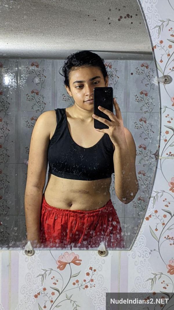 https://pub-5fcdf72a54cd4edbb03ec3edaa415a42.r2.dev/nakedleaks/adorable_muslim_girlfriend_muskan_shaikh's_intimate_bathroom_selfies/28.jpg