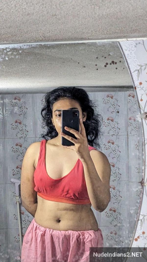 https://pub-5fcdf72a54cd4edbb03ec3edaa415a42.r2.dev/nakedleaks/adorable_muslim_girlfriend_muskan_shaikh's_intimate_bathroom_selfies/47.jpg