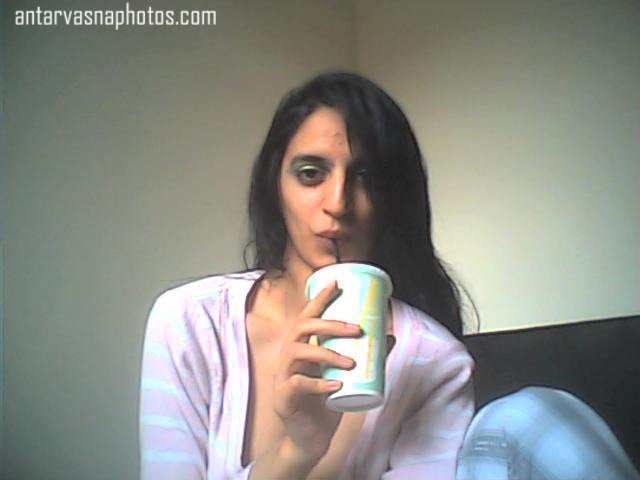 https://pub-5fcdf72a54cd4edbb03ec3edaa415a42.r2.dev/nakedleaks/adorable_nandni_engaging_in_chat_in_delhi/0.jpg
