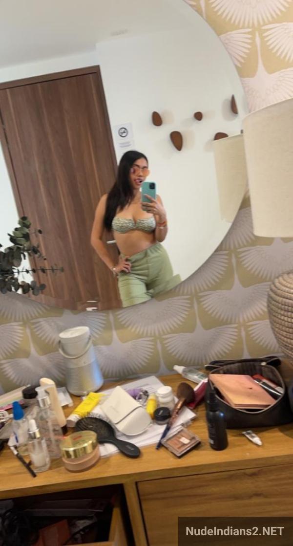 https://pub-5fcdf72a54cd4edbb03ec3edaa415a42.r2.dev/nakedleaks/adorable_payal's_busty_selfies_&_anal_adventures_with_college_crush/14.jpg