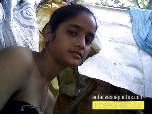 https://pub-5fcdf72a54cd4edbb03ec3edaa415a42.r2.dev/nakedleaks/adorable_photos_of_a_charming_desi_girl's_hairy_chut_and_boobs/1.jpg