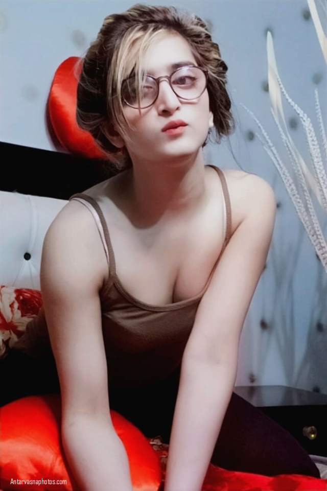 https://pub-5fcdf72a54cd4edbb03ec3edaa415a42.r2.dev/nakedleaks/adorable_teen's_naked_selfie_pictures/0.jpg