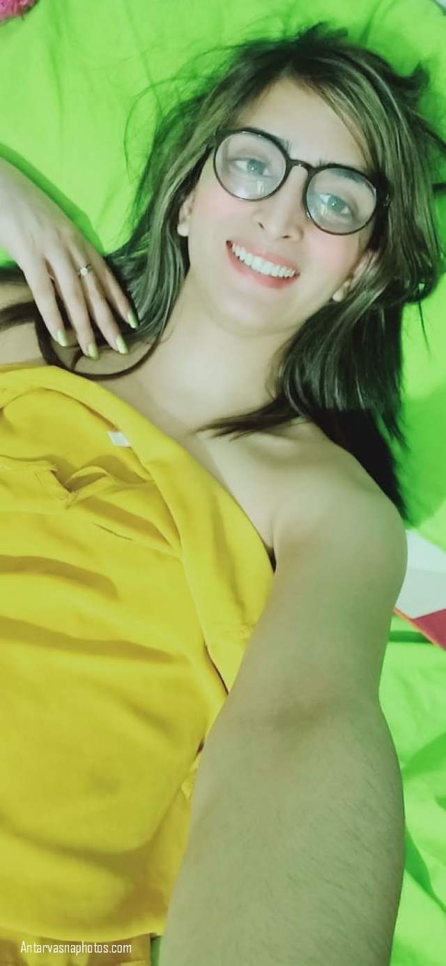 https://pub-5fcdf72a54cd4edbb03ec3edaa415a42.r2.dev/nakedleaks/adorable_teen's_naked_selfie_pictures/2.jpg