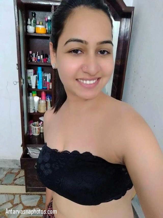 https://pub-5fcdf72a54cd4edbb03ec3edaa415a42.r2.dev/nakedleaks/adorable_young_indian's_alluring_images/0.jpg