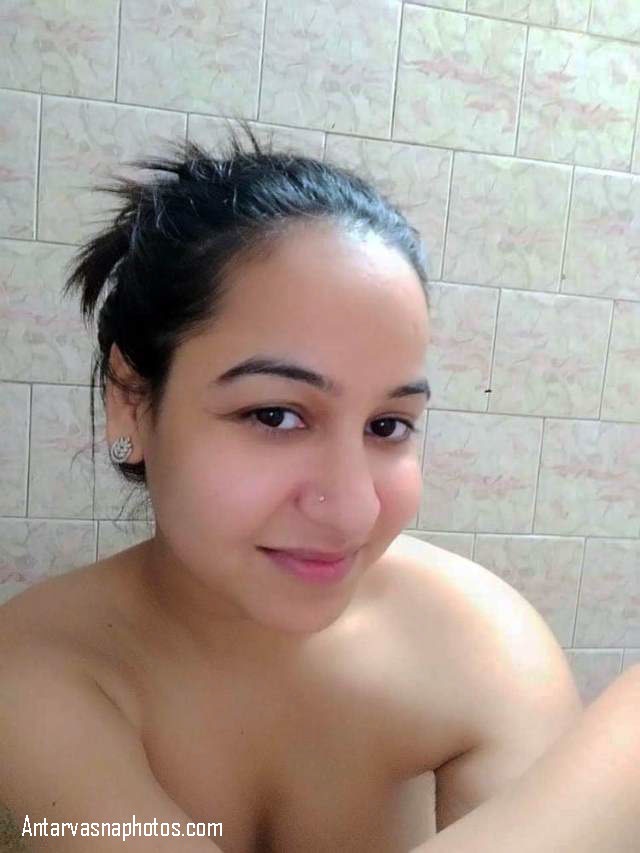 https://pub-5fcdf72a54cd4edbb03ec3edaa415a42.r2.dev/nakedleaks/adorable_young_indian's_alluring_images/3.jpg