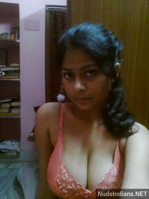 https://pub-5fcdf72a54cd4edbb03ec3edaa415a42.r2.dev/nakedleaks/adult_teen_charusheela_engages_in_intimate_act_with_manoj_at_home/1.jpg