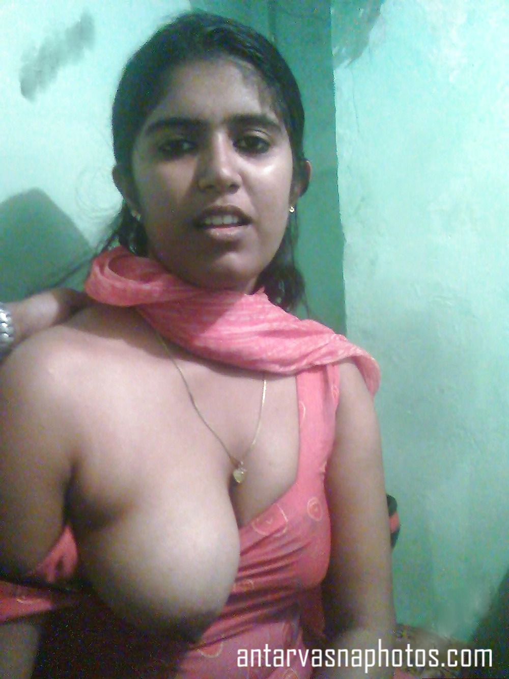 https://pub-5fcdf72a54cd4edbb03ec3edaa415a42.r2.dev/nakedleaks/amazing_photos_of_desi_girls_with_massive_breasts/1.jpg