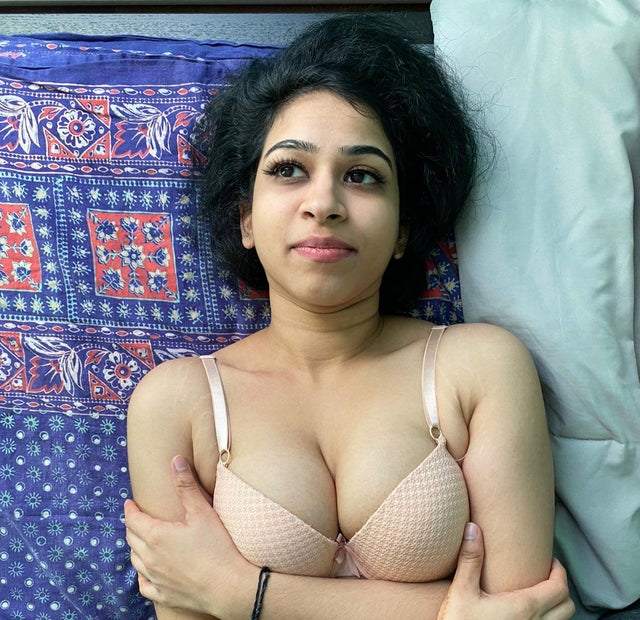 https://pub-5fcdf72a54cd4edbb03ec3edaa415a42.r2.dev/nakedleaks/ankita's_encounter_with_professor_in_indian_xxx_image/16.jpg