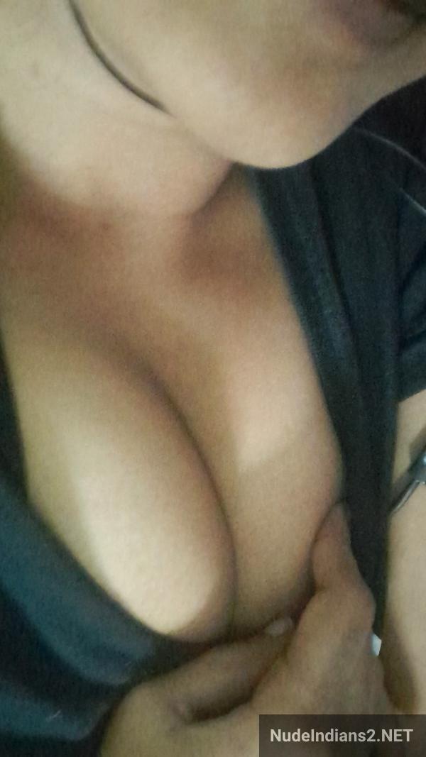https://pub-5fcdf72a54cd4edbb03ec3edaa415a42.r2.dev/nakedleaks/anuradha's_seductive_selfies_for_boyfriend's_delight/13.jpg