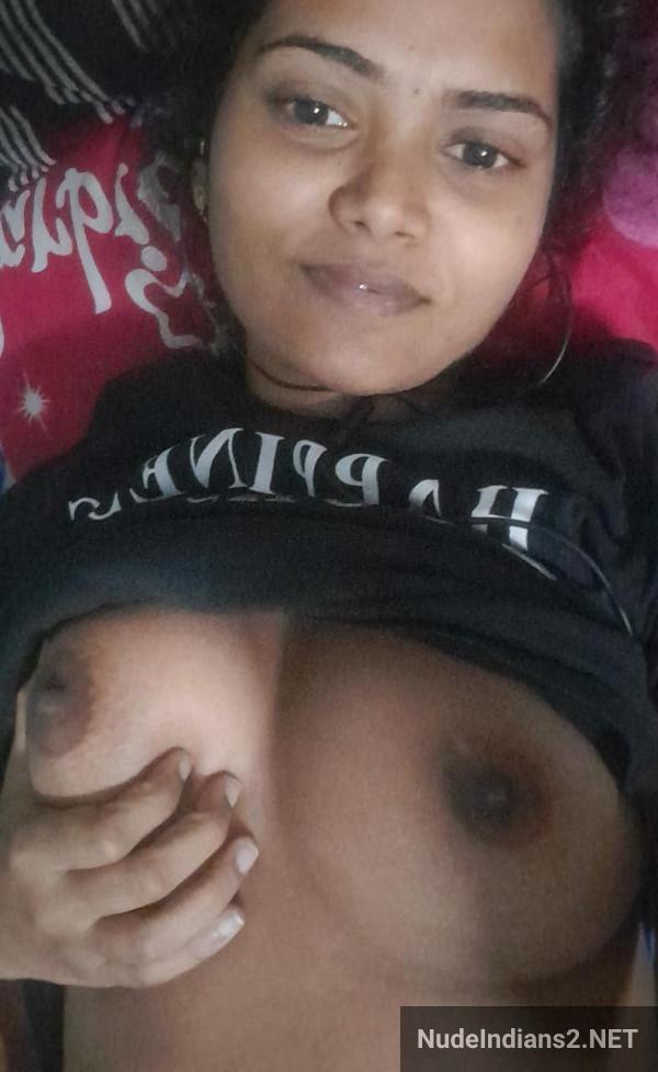 https://pub-5fcdf72a54cd4edbb03ec3edaa415a42.r2.dev/nakedleaks/anuradha's_seductive_selfies_for_boyfriend's_delight/19.jpg
