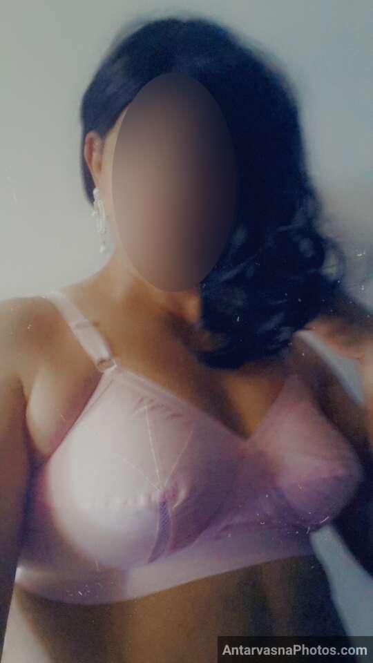 https://pub-5fcdf72a54cd4edbb03ec3edaa415a42.r2.dev/nakedleaks/appealing_images_of_mallu_reshma_bhabhi's_exposed_bosom/5.jpg