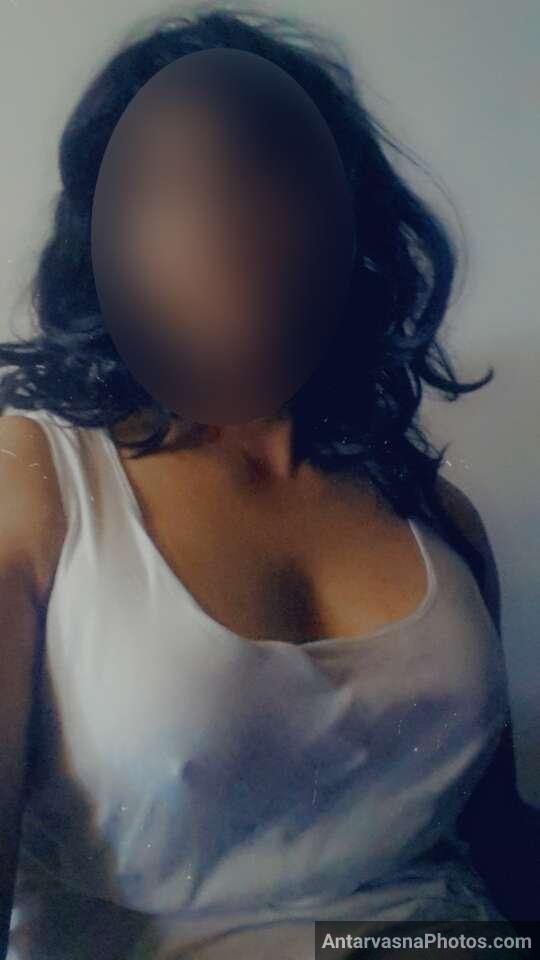 https://pub-5fcdf72a54cd4edbb03ec3edaa415a42.r2.dev/nakedleaks/appealing_images_of_mallu_reshma_bhabhi's_exposed_bosom/7.jpg