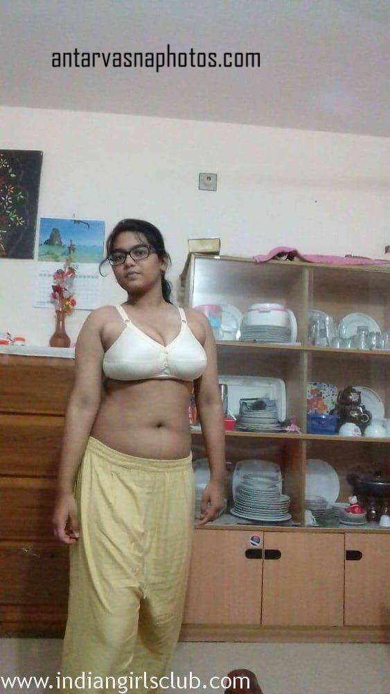 https://pub-5fcdf72a54cd4edbb03ec3edaa415a42.r2.dev/nakedleaks/aroused_indian_teenager_recording_video_of_intimate_moments_in_hindi/1.jpg
