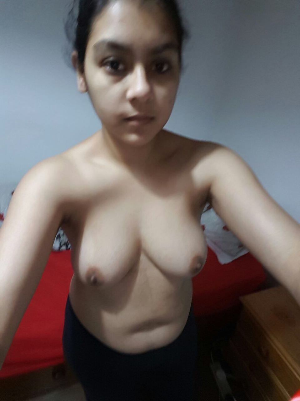https://pub-5fcdf72a54cd4edbb03ec3edaa415a42.r2.dev/nakedleaks/aroused_teenage_nandni's_naked_self-portraits/4.jpg