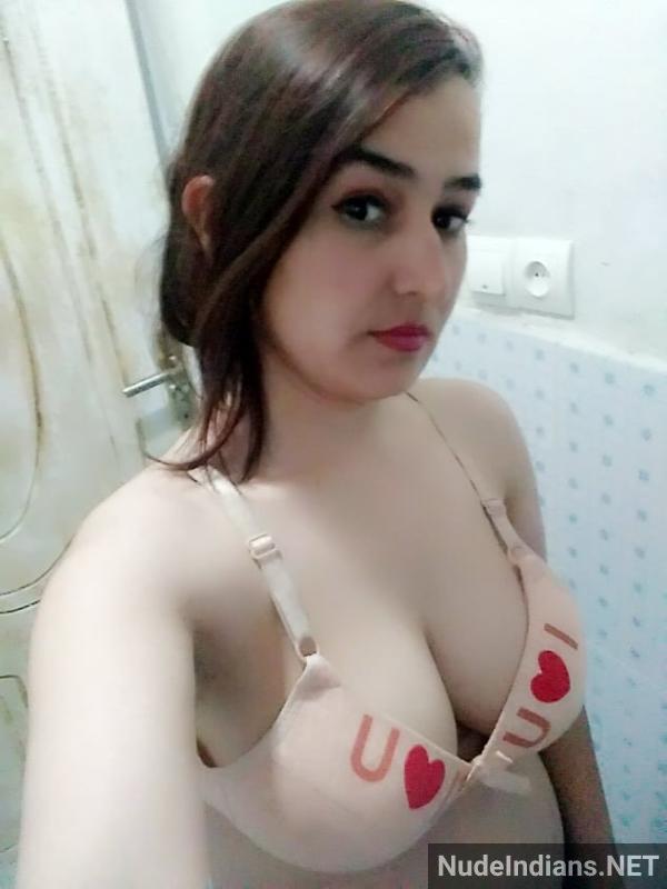 https://pub-5fcdf72a54cd4edbb03ec3edaa415a42.r2.dev/nakedleaks/arousing_agra_muslim_woman_seduces_lover_with_full_body_tease/18.jpg