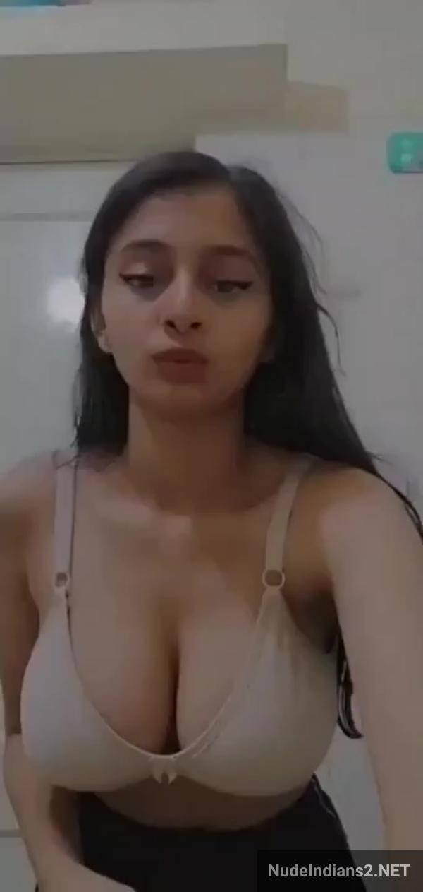 https://pub-5fcdf72a54cd4edbb03ec3edaa415a42.r2.dev/nakedleaks/arpita's_bold_display:_unveiling_round_bosom_without_bra/0.jpg