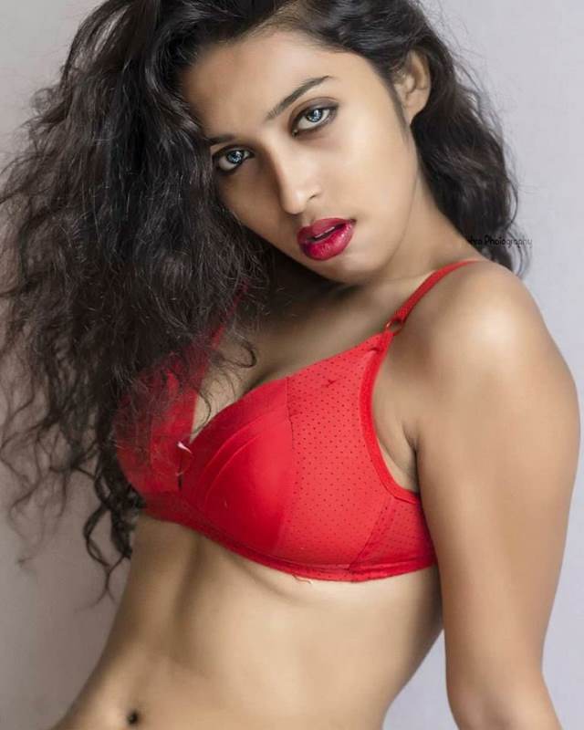 https://pub-5fcdf72a54cd4edbb03ec3edaa415a42.r2.dev/nakedleaks/arunima's_bollywood_sensual_photoshoot_exposed/13.jpg