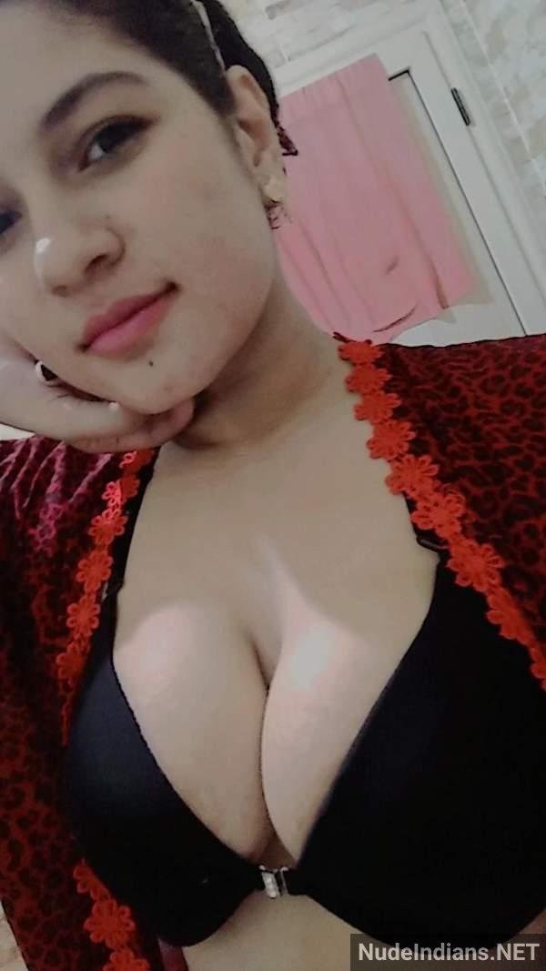 https://pub-5fcdf72a54cd4edbb03ec3edaa415a42.r2.dev/nakedleaks/aspiring_indian_snapchat_models_with_ample_assets/36.jpg