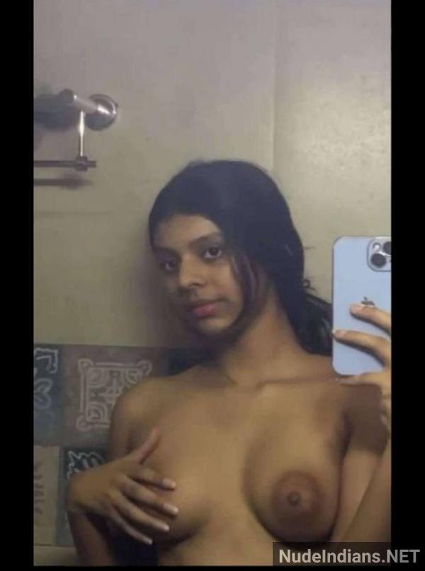 https://pub-5fcdf72a54cd4edbb03ec3edaa415a42.r2.dev/nakedleaks/at_last!_natasha_reveals_bare_chest_to_boyfriend_in_self-portraits/2.jpg