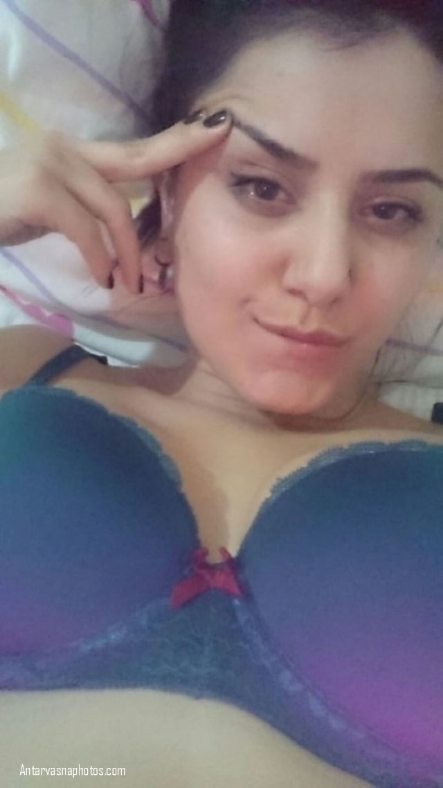 https://pub-5fcdf72a54cd4edbb03ec3edaa415a42.r2.dev/nakedleaks/attractive_arabian_woman's_rear_photos/1.jpg