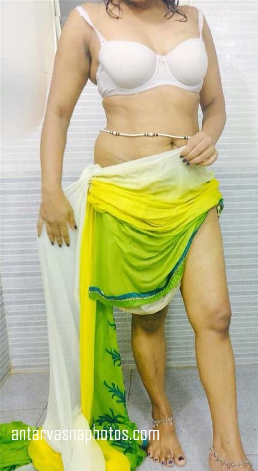 https://pub-5fcdf72a54cd4edbb03ec3edaa415a42.r2.dev/nakedleaks/attractive_bhabhi,_kiran:_sizzling_photo_collection/2.jpg