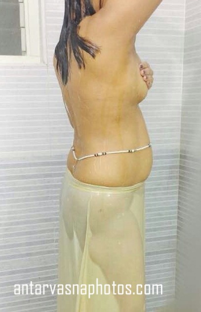 https://pub-5fcdf72a54cd4edbb03ec3edaa415a42.r2.dev/nakedleaks/attractive_bhabhi,_kiran:_sizzling_photo_collection/4.jpg