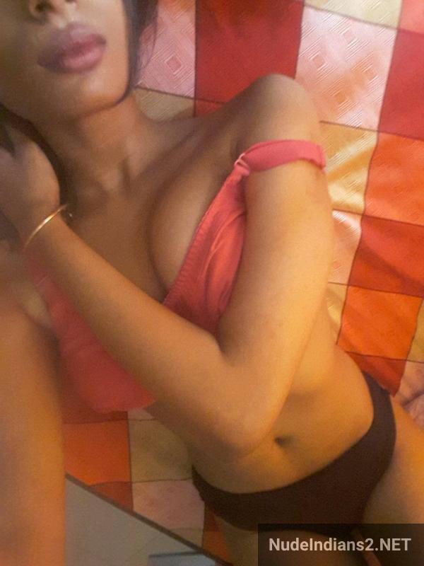 https://pub-5fcdf72a54cd4edbb03ec3edaa415a42.r2.dev/nakedleaks/attractive_delhi_gamer_aditi_gupta_flaunts_her_slender_and_alluring_figure_in_selfies/29.jpg